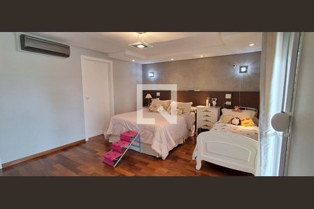 Casa à venda com 486m², 4 quartos e 4 vagasSuíte Master