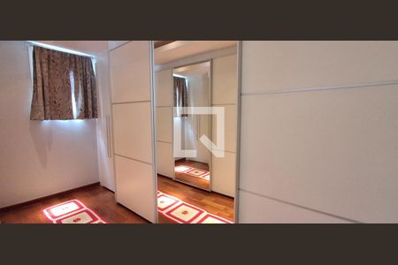 Casa à venda com 486m², 4 quartos e 4 vagasSacada