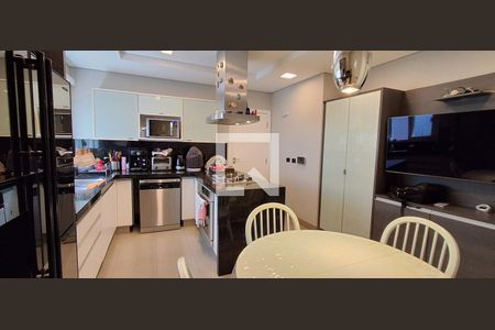 Casa à venda com 486m², 4 quartos e 4 vagasCozinha