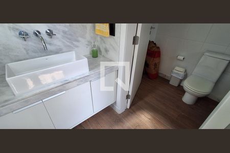 Casa à venda com 486m², 4 quartos e 4 vagasBanheiro Área externa