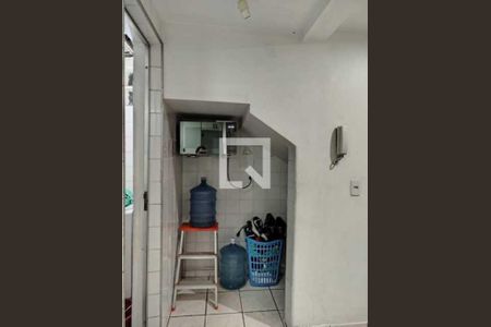 Casa de condomínio à venda com 77m², 3 quartos e 1 vaga