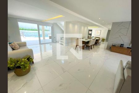 Casa à venda com 5 quartos, 400m² em Camboinhas, Niterói