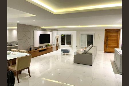 Casa à venda com 5 quartos, 400m² em Camboinhas, Niterói