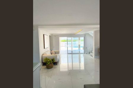 Casa à venda com 5 quartos, 400m² em Camboinhas, Niterói