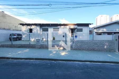 Casa para alugar com 116m², 3 quartos e 4 vagasFachada