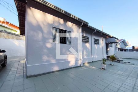 Casa para alugar com 116m², 3 quartos e 4 vagasQuintal  - Garagem