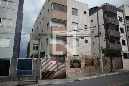 Apartamento à venda com 83m², 2 quartos e 2 vagasFachada