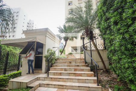 Apartamento à venda com 100m², 3 quartos e 2 vagasPortaria