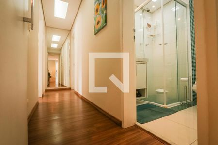 Corredor de apartamento à venda com 3 quartos, 100m² em Vila Suzana, São Paulo