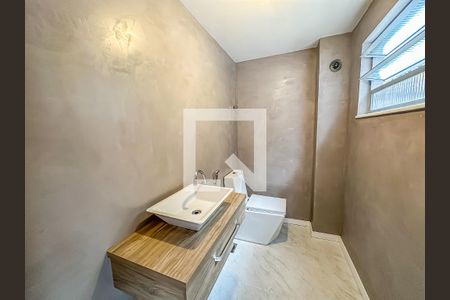 Casa de condomínio à venda com 256m², 3 quartos e 1 vagabanheiro da Área Gourmet