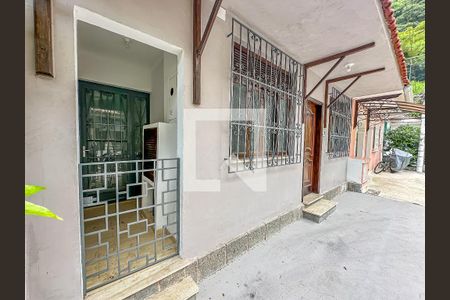 Casa de condomínio à venda com 256m², 3 quartos e 1 vagaFachada