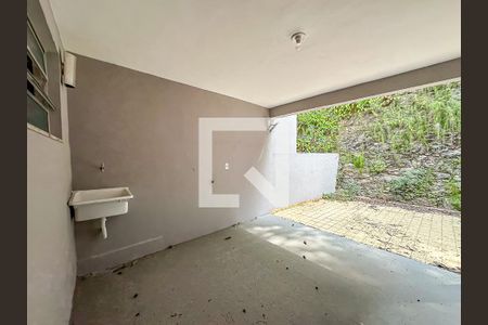 Casa de condomínio à venda com 256m², 3 quartos e 1 vagaÁrea de Serviço