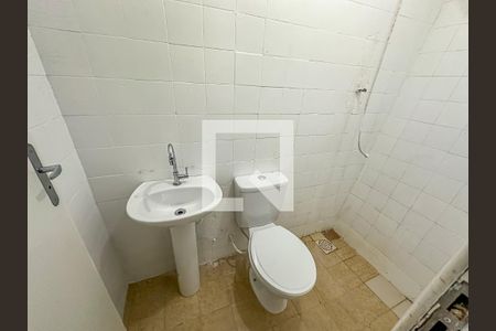 Casa de condomínio à venda com 256m², 3 quartos e 1 vagaBanheiro de Serviço