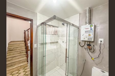 Casa de condomínio à venda com 256m², 3 quartos e 1 vagaBanheiro