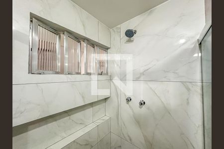 Casa de condomínio à venda com 256m², 3 quartos e 1 vagaBanheiro