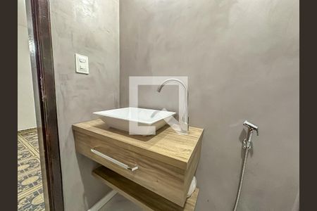 Casa de condomínio à venda com 256m², 3 quartos e 1 vagaLavabo