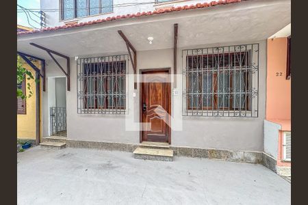 Casa de condomínio à venda com 256m², 3 quartos e 1 vagaFachada