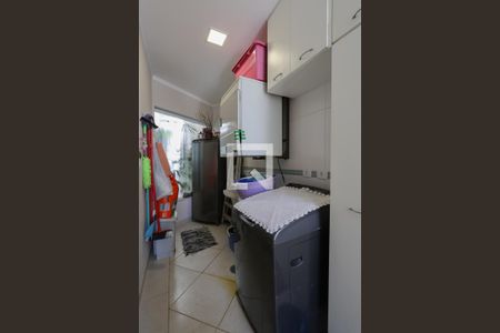 Casa à venda com 230m², 4 quartos e 3 vagas Casa à venda com 230m², 4 quartos e 3 vagasÁrea de serviço