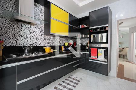 Casa à venda com 230m², 4 quartos e 3 vagas Casa à venda com 230m², 4 quartos e 3 vagasCozinha