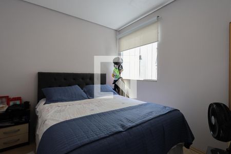 Casa à venda com 230m², 4 quartos e 3 vagas Casa à venda com 230m², 4 quartos e 3 vagasQuarto