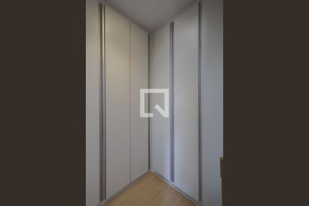 Casa à venda com 230m², 4 quartos e 3 vagas Casa à venda com 230m², 4 quartos e 3 vagasCloset da suíte 1