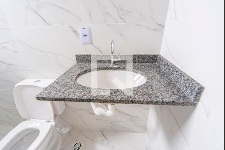 Banheiro  de apartamento para alugar com 2 quartos, 56m² em Parque das Nações, Santo André