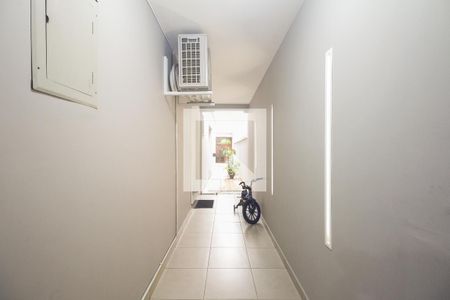 Casa à venda com 182m², 3 quartos e 3 vagasCorredor Lateral 