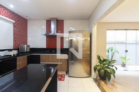 Casa à venda com 182m², 3 quartos e 3 vagasCozinha 