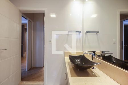 Casa à venda com 182m², 3 quartos e 3 vagasBanheiro Suíte 1