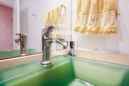 Casa à venda com 182m², 3 quartos e 3 vagasBanheiro Suíte 2