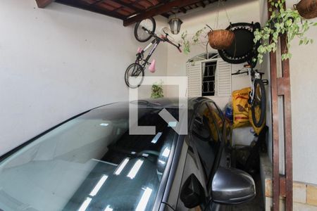 Casa à venda com 81m², 2 quartos e 1 vagaGaragem