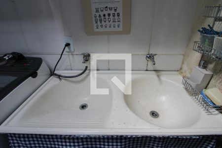 Casa à venda com 81m², 2 quartos e 1 vagaÁrea de Serviço