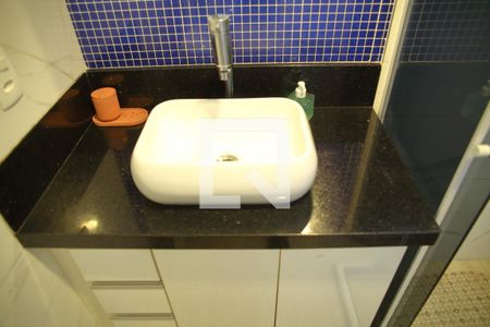 Apartamento à venda com 80m², 2 quartos e 2 vagasBanheiro da Suíte