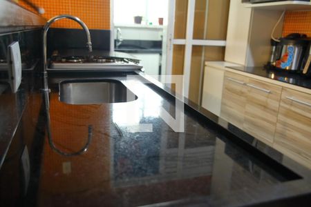 Apartamento à venda com 80m², 2 quartos e 2 vagasCozinha - Armários