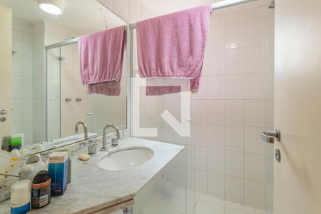 Apartamento à venda com 103m², 3 quartos e 2 vagasBanheiro da Suíte