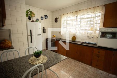 Casa à venda com 700m², 4 quartos e 3 vagasCozinha