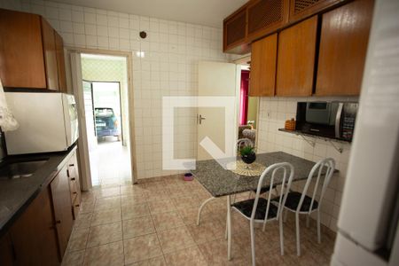 Casa à venda com 700m², 4 quartos e 3 vagasCozinha