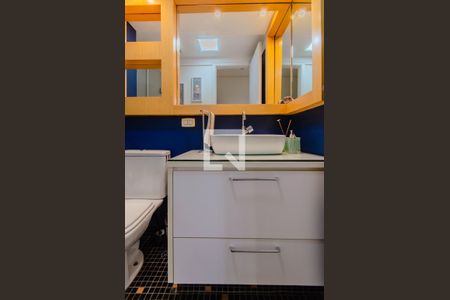 Apartamento à venda com 64m², 2 quartos e 2 vagasBanheiro Social