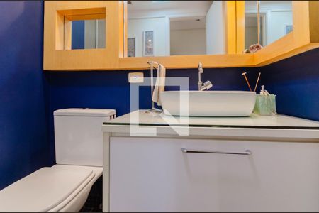 Apartamento à venda com 64m², 2 quartos e 2 vagasBanheiro Social