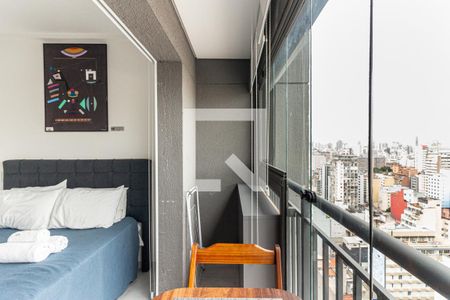 Varanda de kitnet/studio para alugar com 1 quarto, 28m² em República, São Paulo