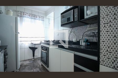 Cozinha de apartamento para alugar com 2 quartos, 55m² em Fazenda da Juta, São Paulo
