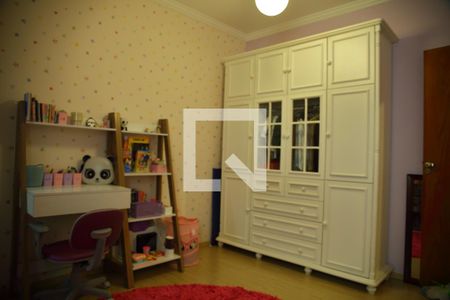 Casa à venda com 242m², 3 quartos e 4 vagasSuíte 2