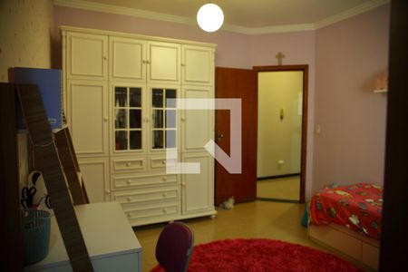 Casa à venda com 242m², 3 quartos e 4 vagasSuíte 2