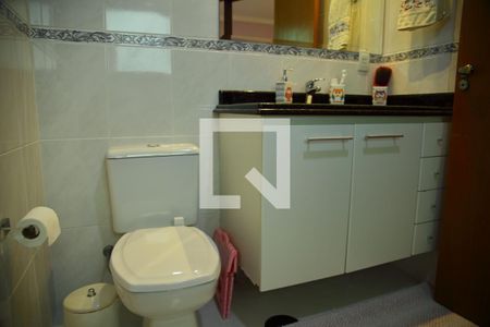 Casa à venda com 242m², 3 quartos e 4 vagasBanheiro da Suíte 2