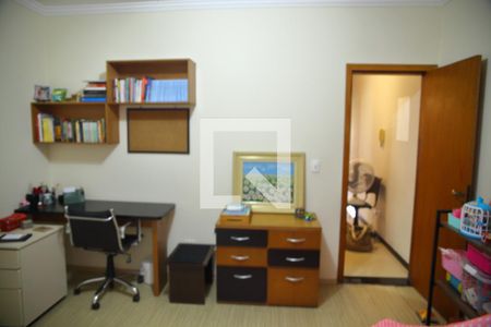 Casa à venda com 242m², 3 quartos e 4 vagasSuíte 3