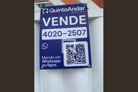Casa à venda com 242m², 3 quartos e 4 vagas Casa à venda com 242m², 3 quartos e 4 vagasGaragem