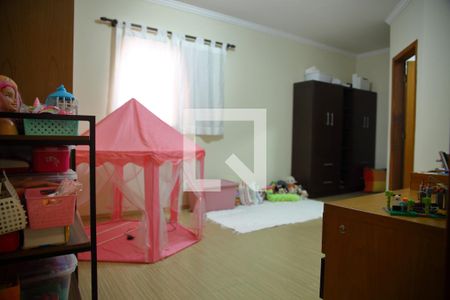 Casa à venda com 242m², 3 quartos e 4 vagasSuíte 3