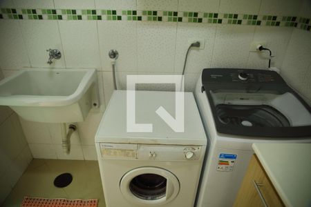 Casa à venda com 242m², 3 quartos e 4 vagasÁrea de Serviço