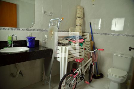 Casa à venda com 242m², 3 quartos e 4 vagasBanheiro de Serviço/Dep