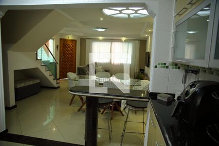 Casa à venda com 242m², 3 quartos e 4 vagasCozinha